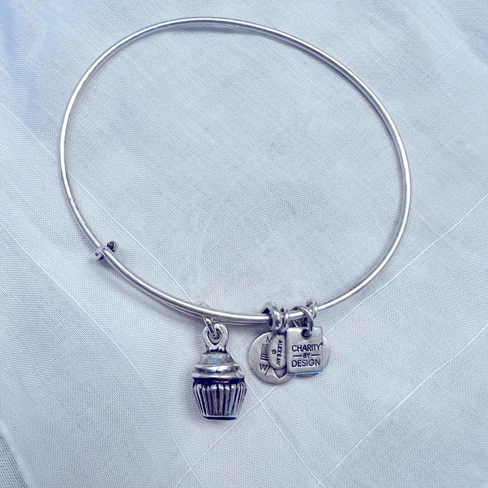 Cupcake bangle bracelet